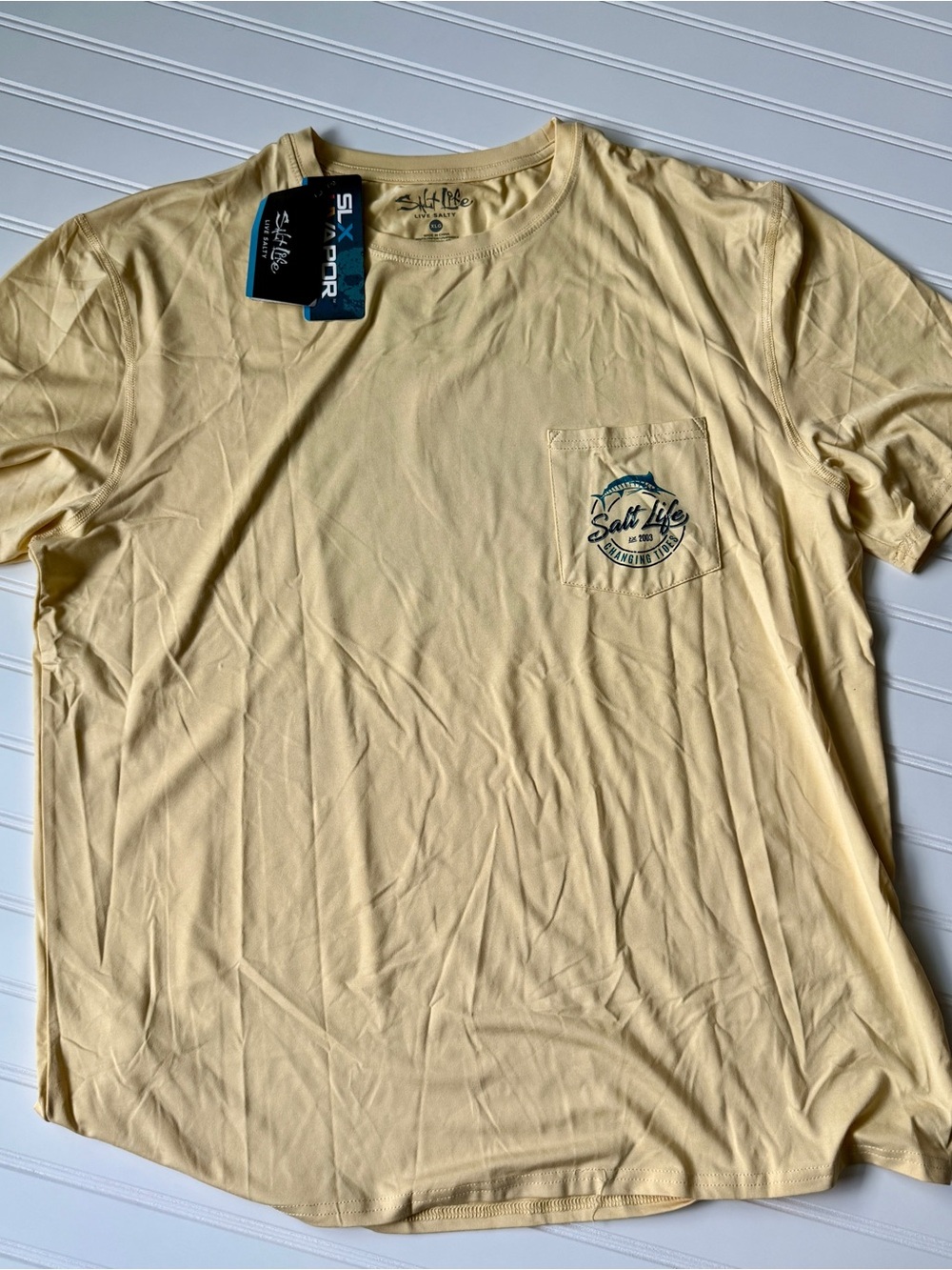 Salt Life Men’s Short Sleeve Pocket Tee in Pale Yellow